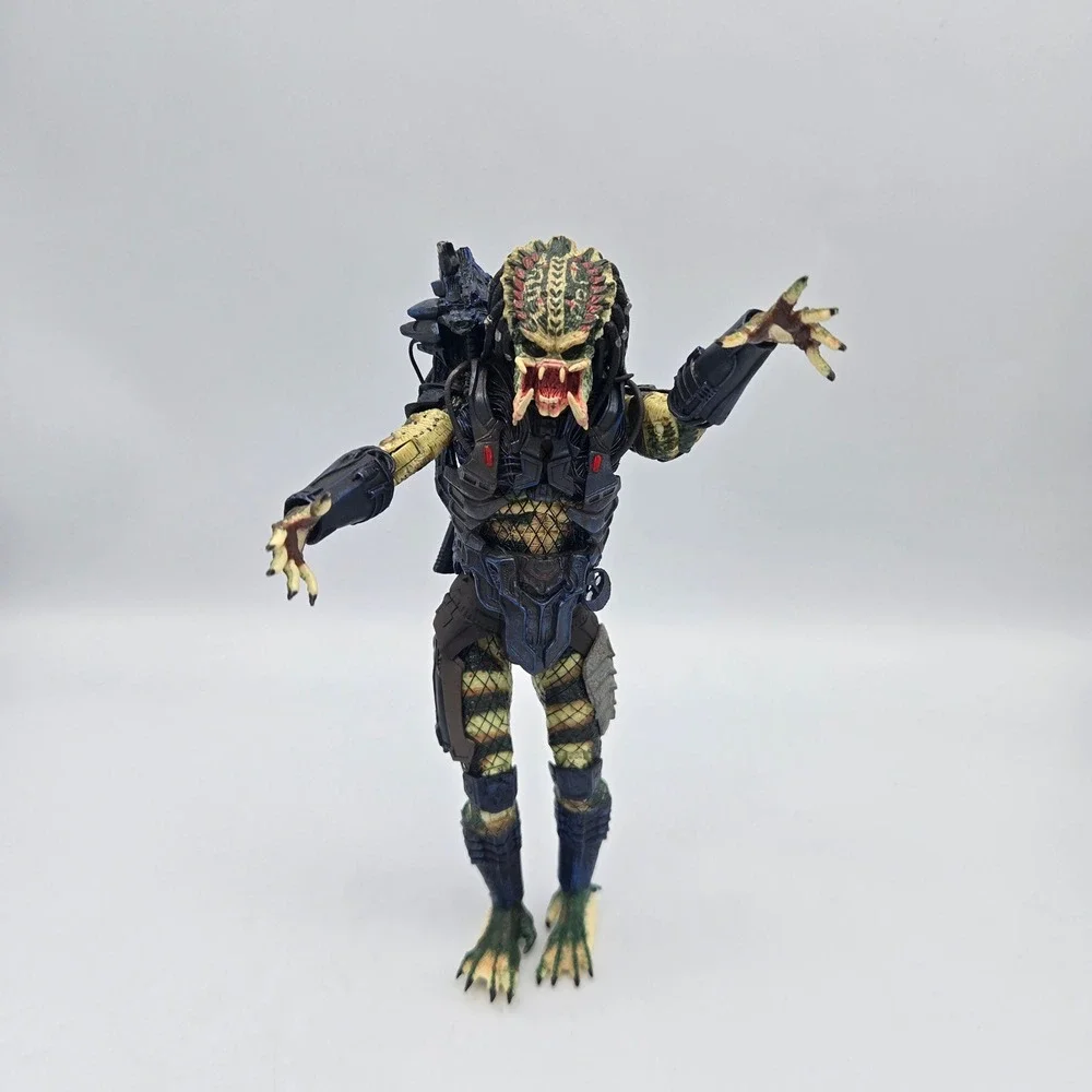 NECA Fugitive Predator Action Figure 8